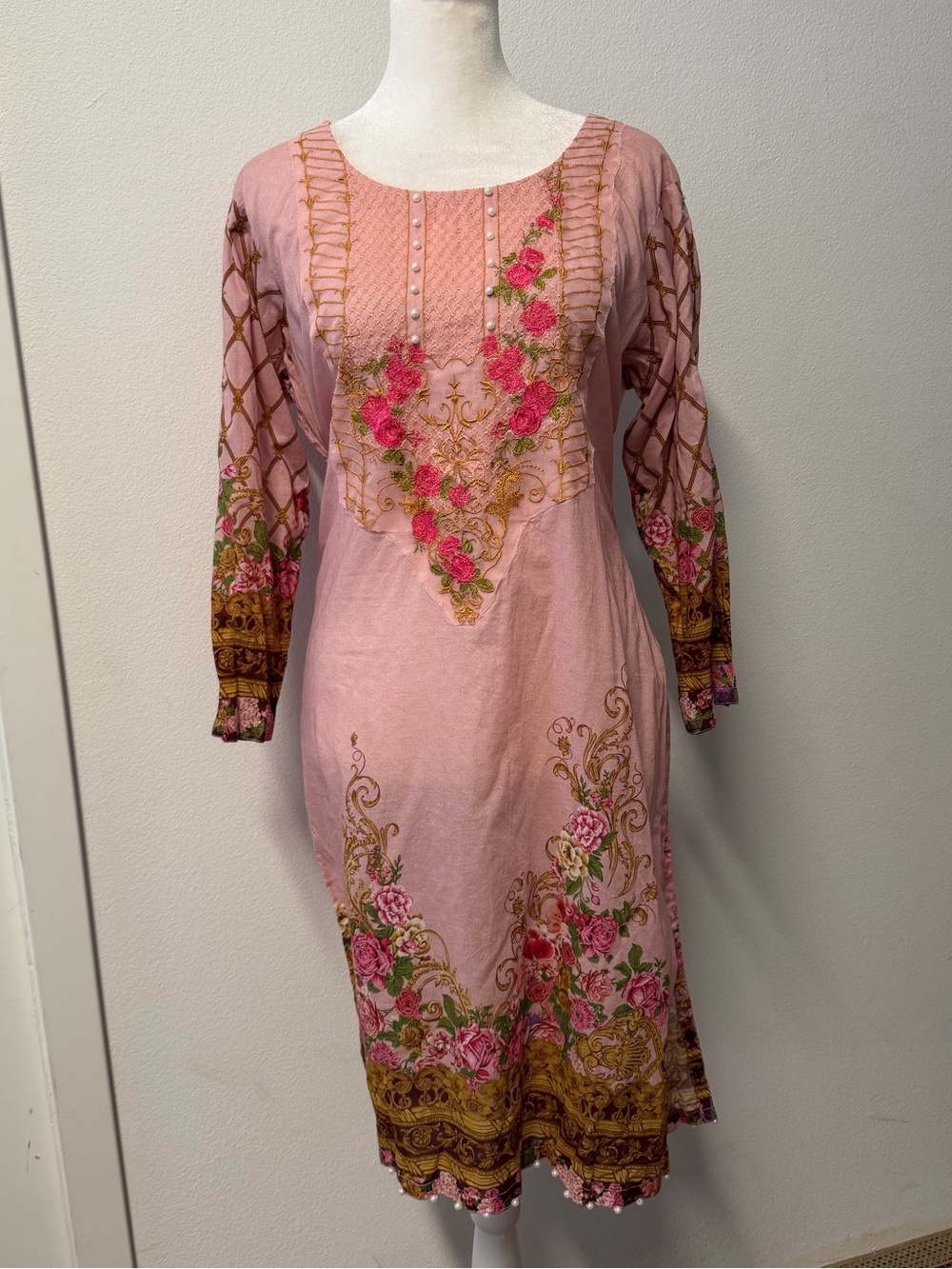 Dusty Pink Floral Pakistani 2 Piece Suit Pearl Embroidered Kurta